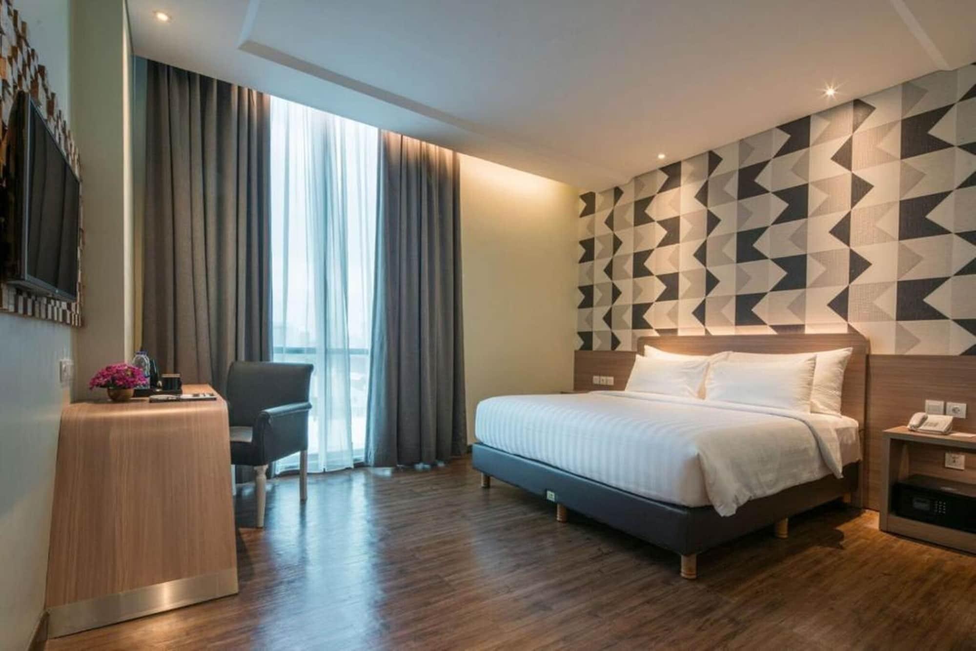 Hotel Luminor Pecenongan By Wh 3*